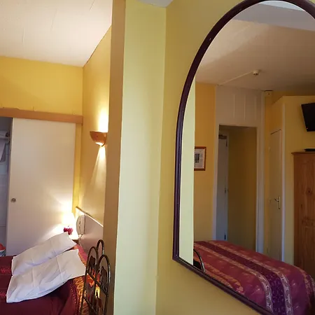 Du Centre Hotel *